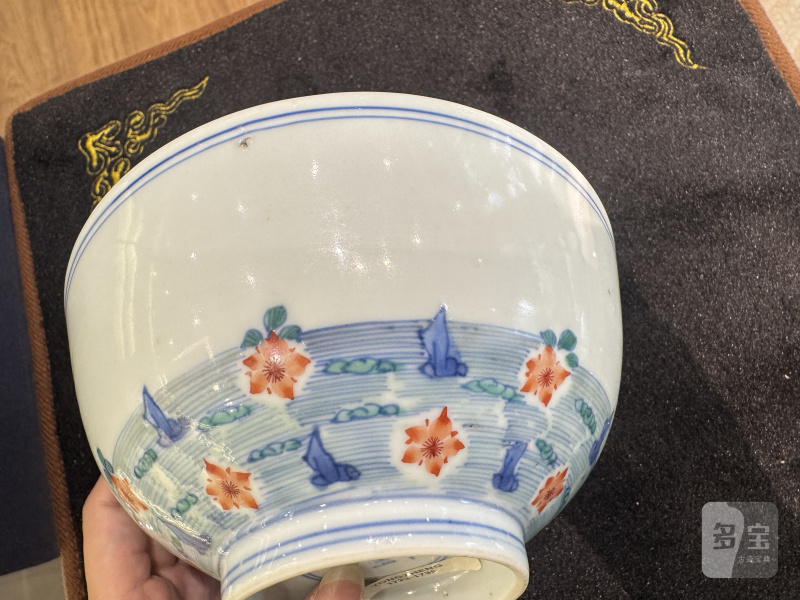 清 斗彩落花流水纹碗 - 图10